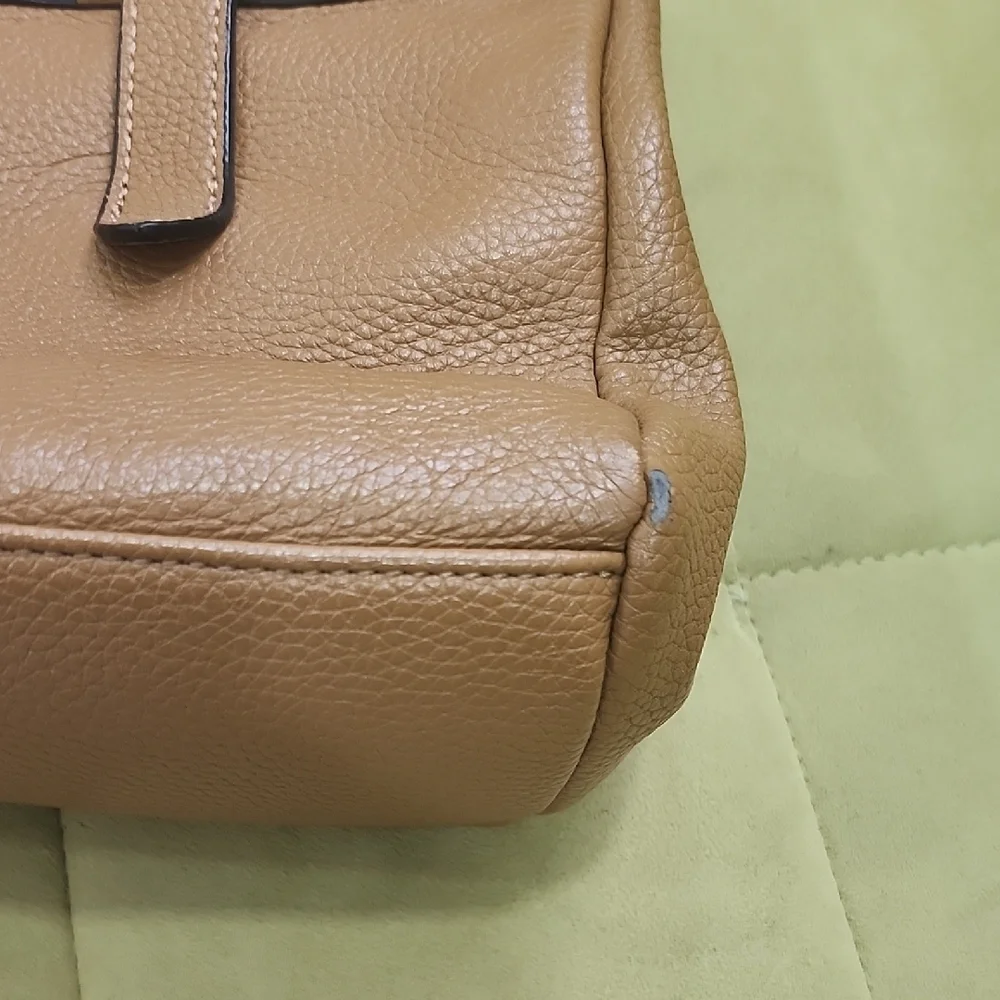 Gianibernini Sophisticated Brown Shoulder Bag with Structured Design